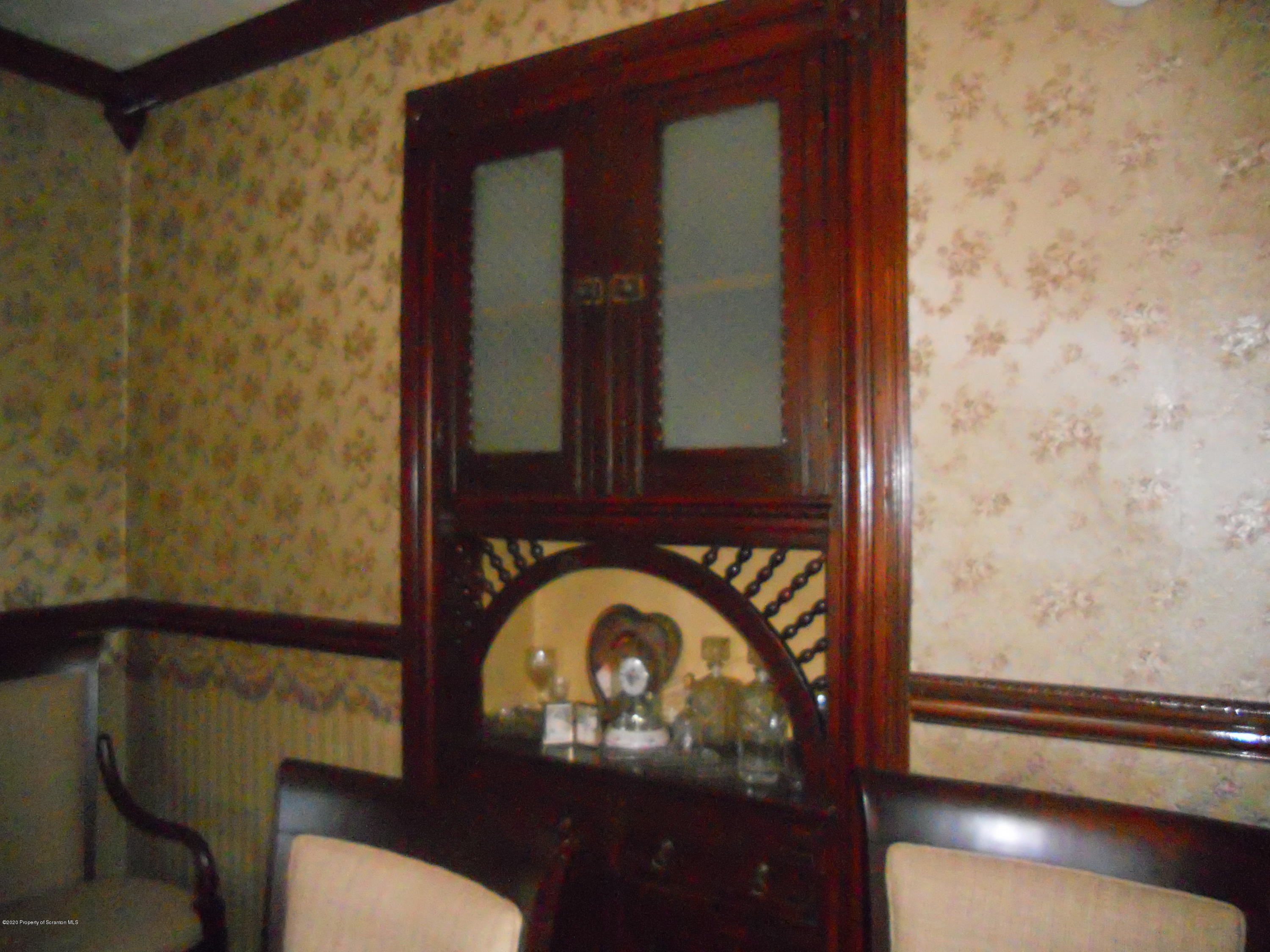 153 Spring Street Scranton, PA 18508 - Photo 10 of 45 Built in-dining room