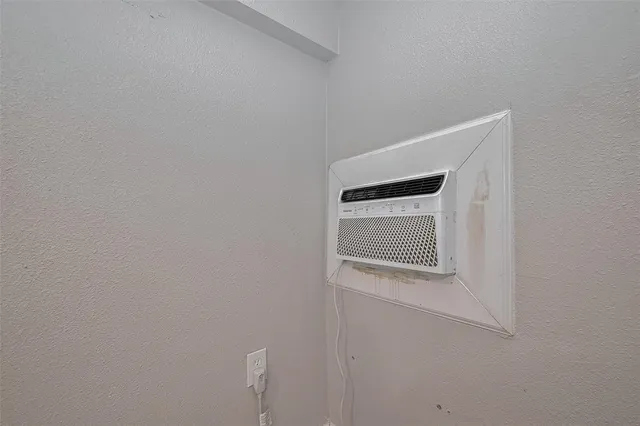 $850 | 1511 Scharpe Street, Unit 4, Houston, TX 77023