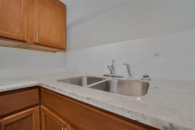 $850 | 1511 Scharpe Street, Unit 4, Houston, TX 77023