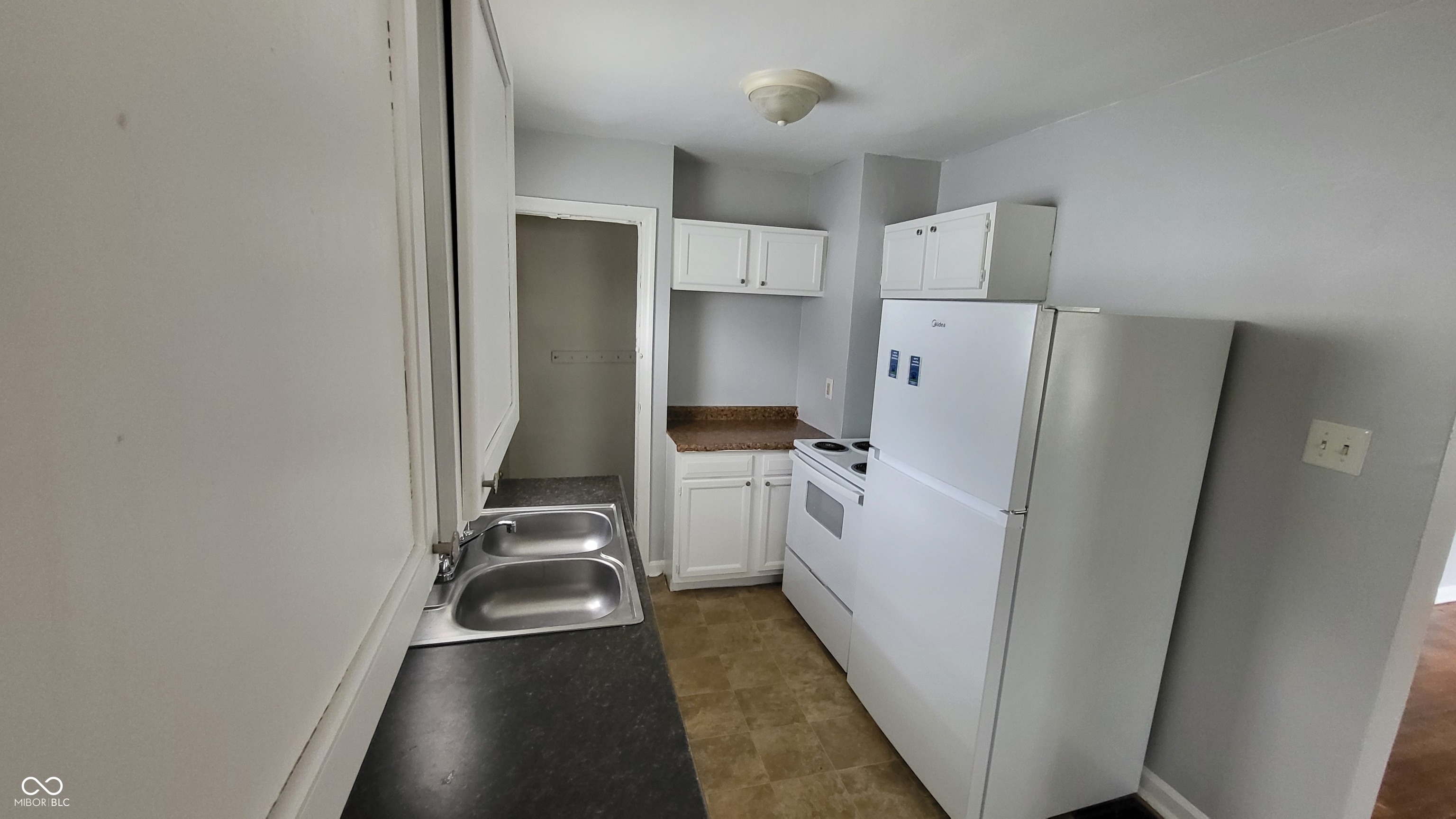 4505 East 21st Street Indianapolis, IN 46218 - Photo 8 of 15