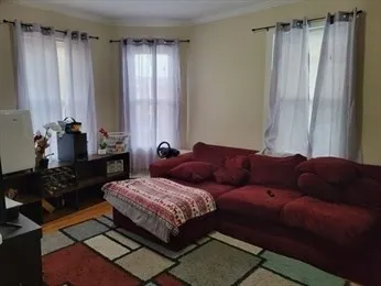 $3,300 | 118 Foster Street, Unit 2, Peabody, MA 01960