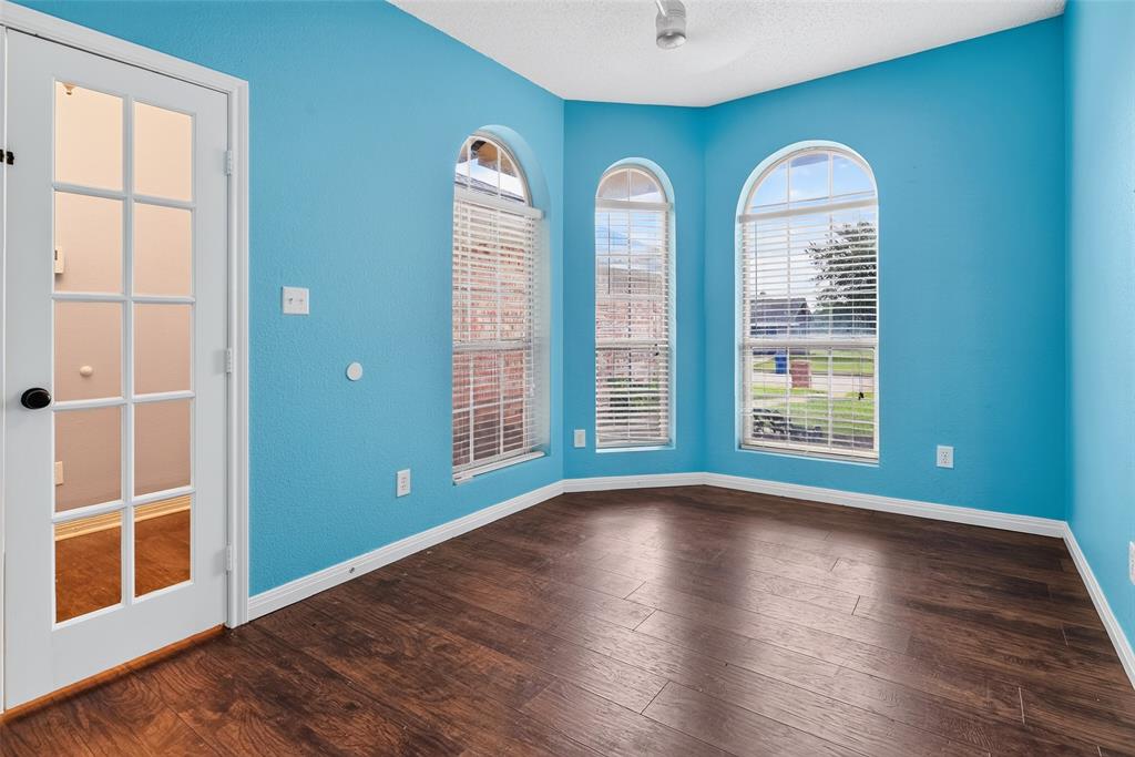 124 Topaz Circle Hewitt, TX 76643 - Photo 4 of 35