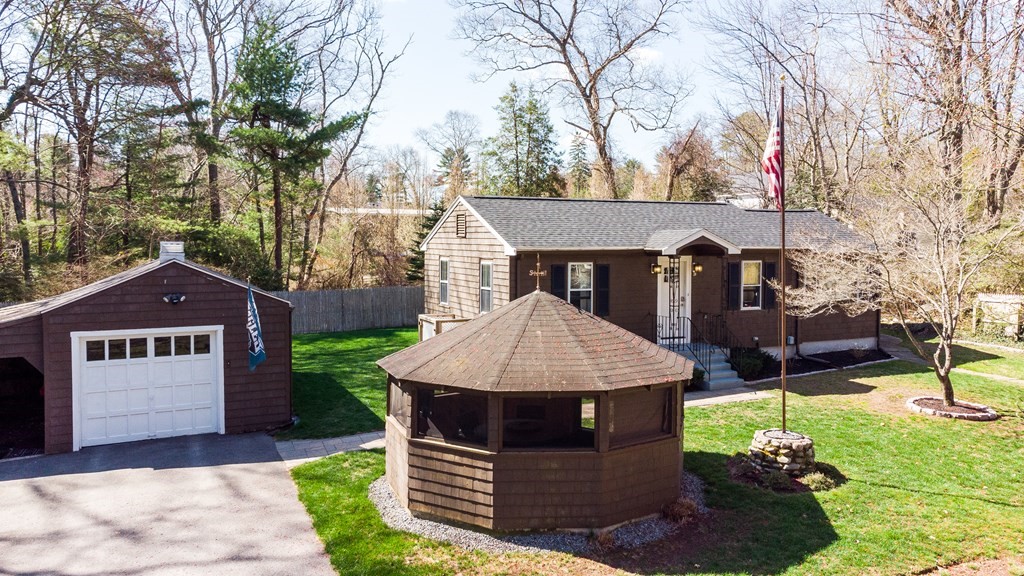 30 County Road Freetown, MA 02717 - Photo 5 of 35 a front view of a house with garden