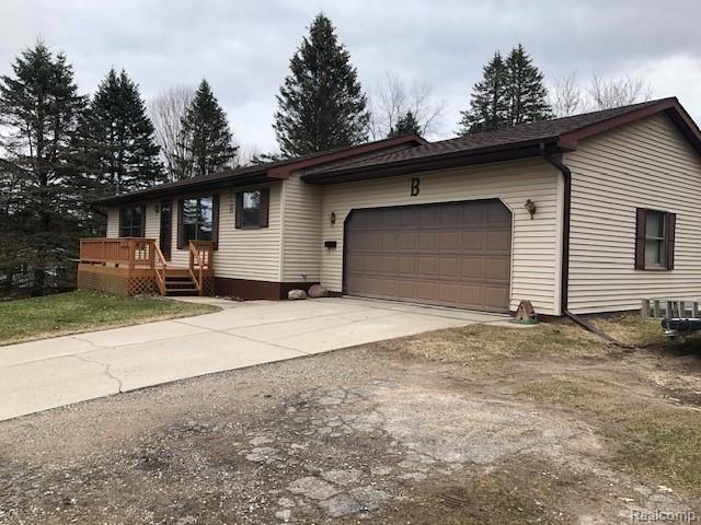 12350 Dunham Road Hartland, MI 48353 - Photo 17 of 18 Dunham 12350 21.jpg