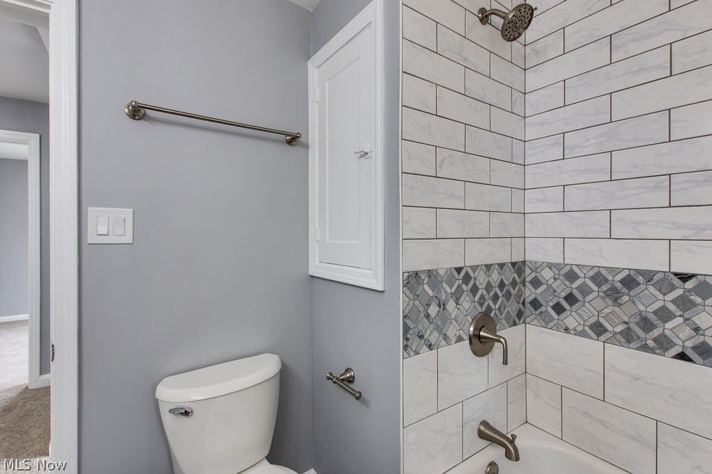 1520 Commodore Road Cleveland, OH 44124 - Photo 15 of 33
