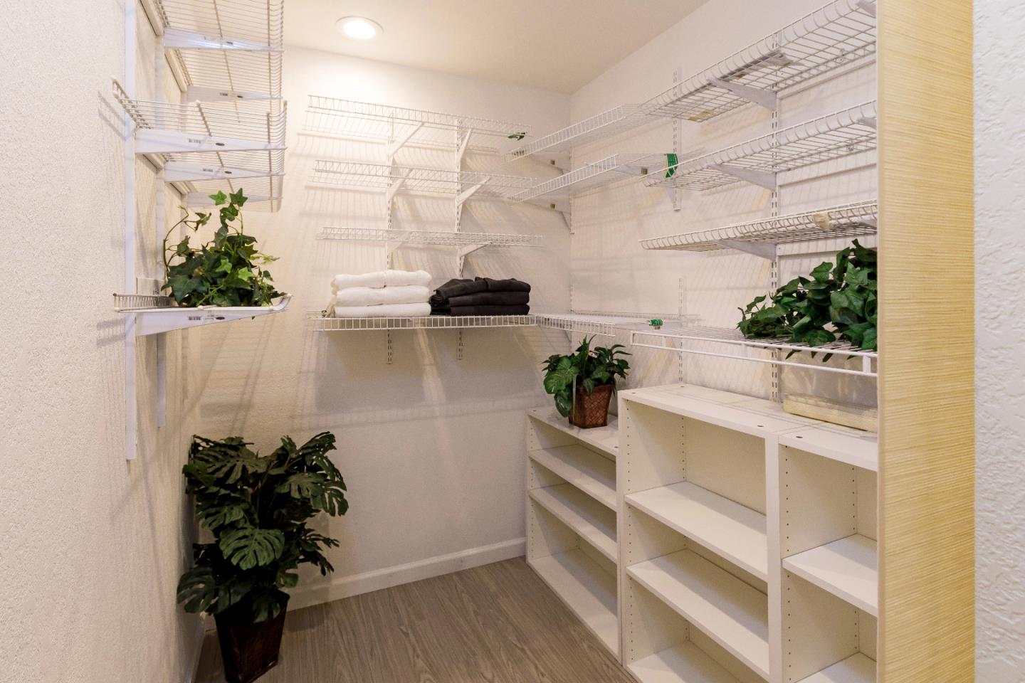 702 Lois Avenue Sunnyvale, CA 94087 - Photo 17 of 29