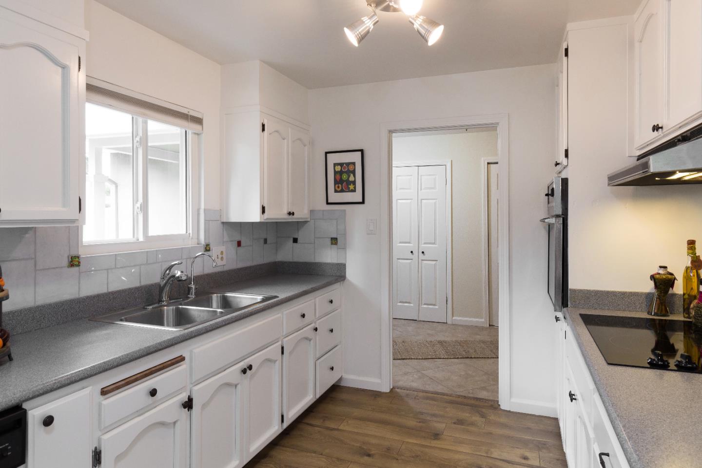 702 Lois Avenue Sunnyvale, CA 94087 - Photo 8 of 29