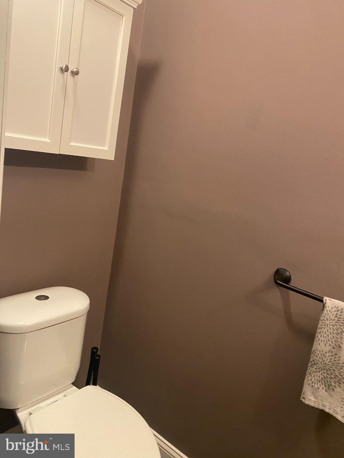 73 Farnwood Road Mount Laurel, NJ 08054 - Photo 15 of 28 1/2 bath on main floor