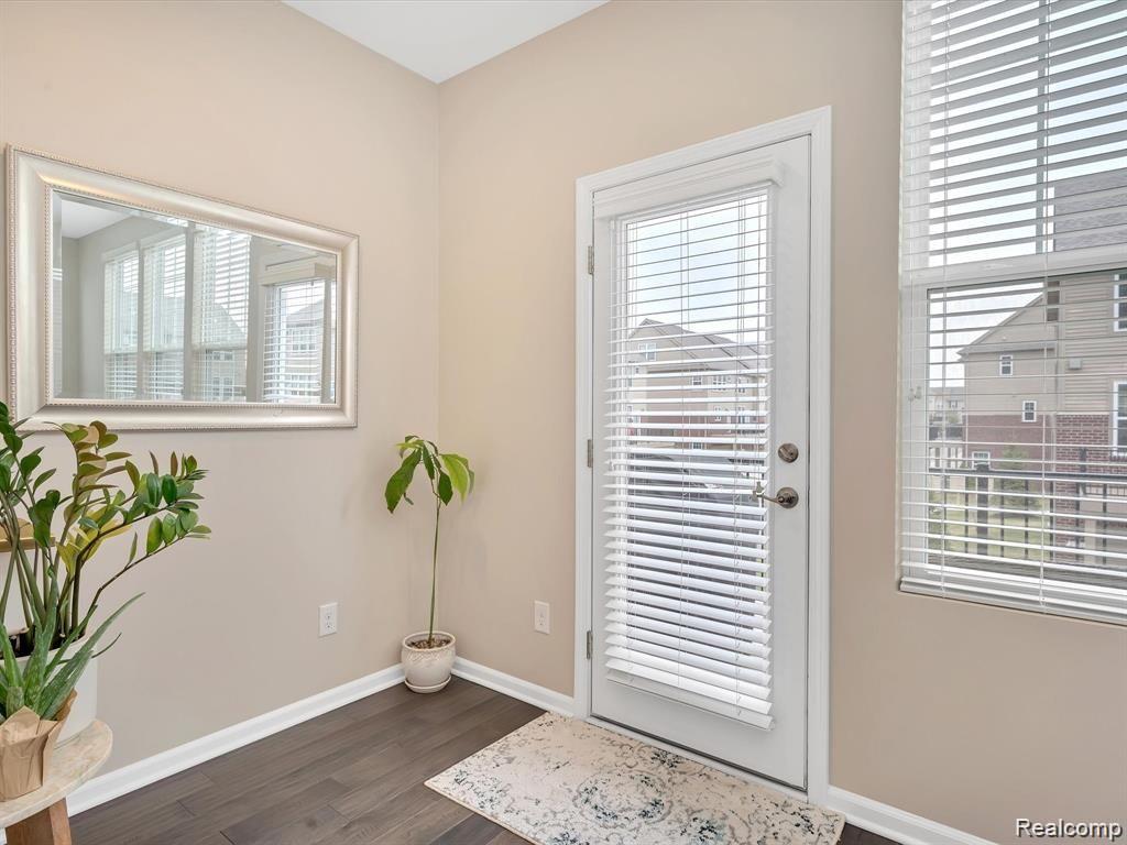 2594 Helmsdale Circle Rochester Hills, MI 48307 - Photo 11 of 28