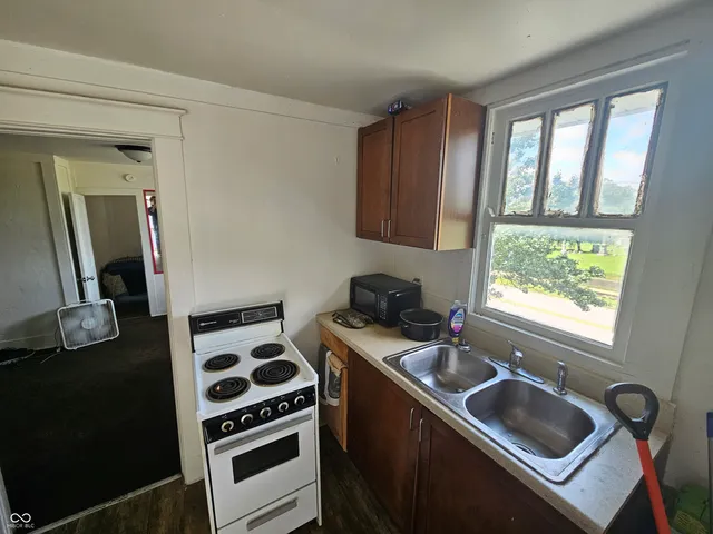 $145,000 | 1319 West Kilgore Avenue, Muncie, IN 47305