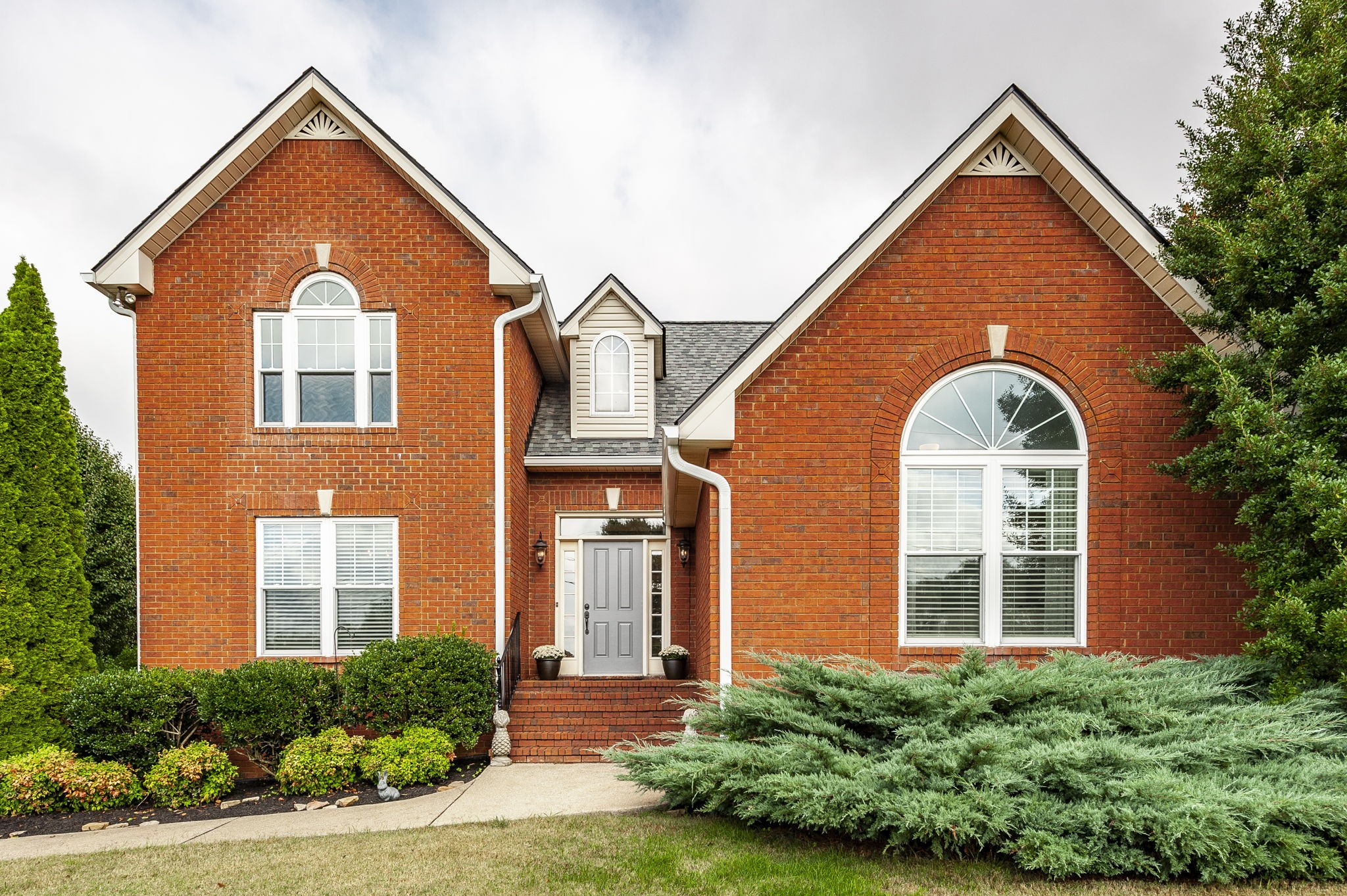 317 Cherry Lane White House, TN 37188 - Photo 4 of 70 a front view of a house
