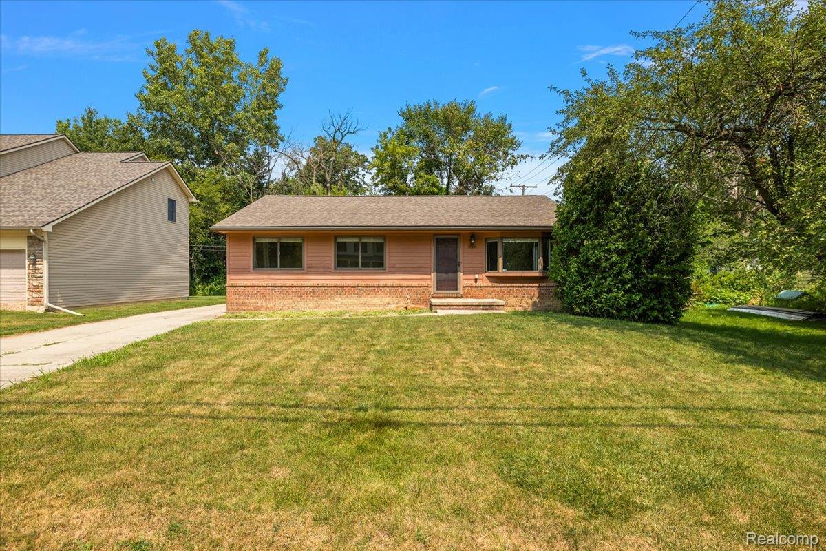 1754 Ruby Avenue Rochester, MI 48309 - Photo 2 of 51 Welcome home