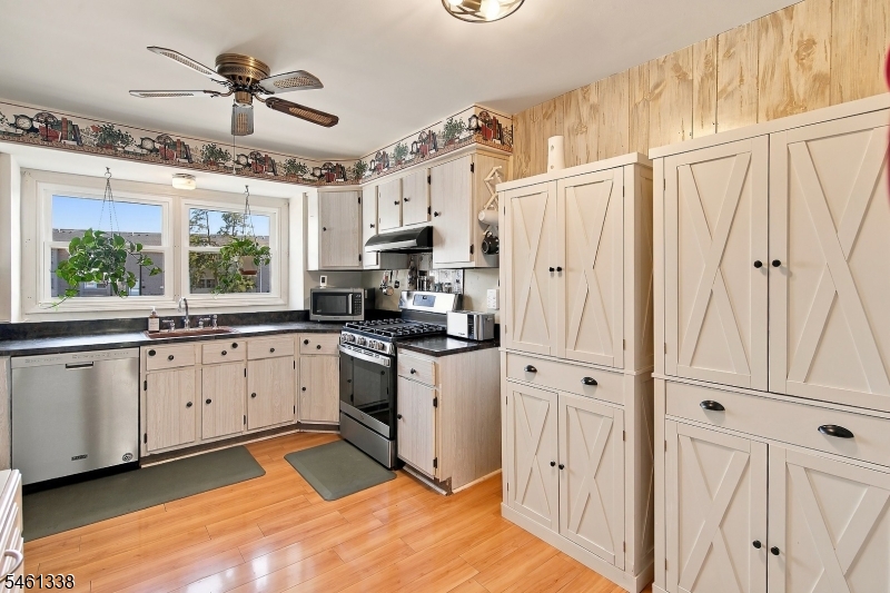 921 Robin Road Hillsborough, NJ 08844 - Photo 5 of 19 Gallery Image 5