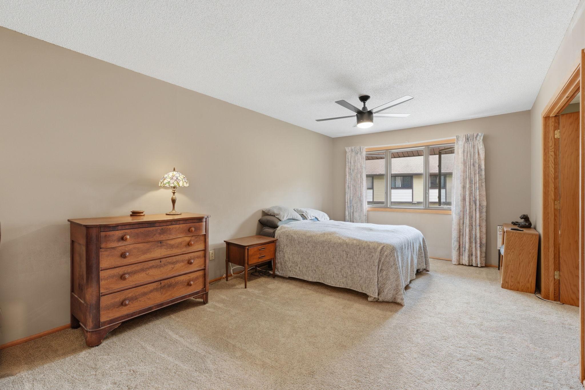 1589 Four Oaks Road Eagan, MN 55121 - Photo 9 of 31