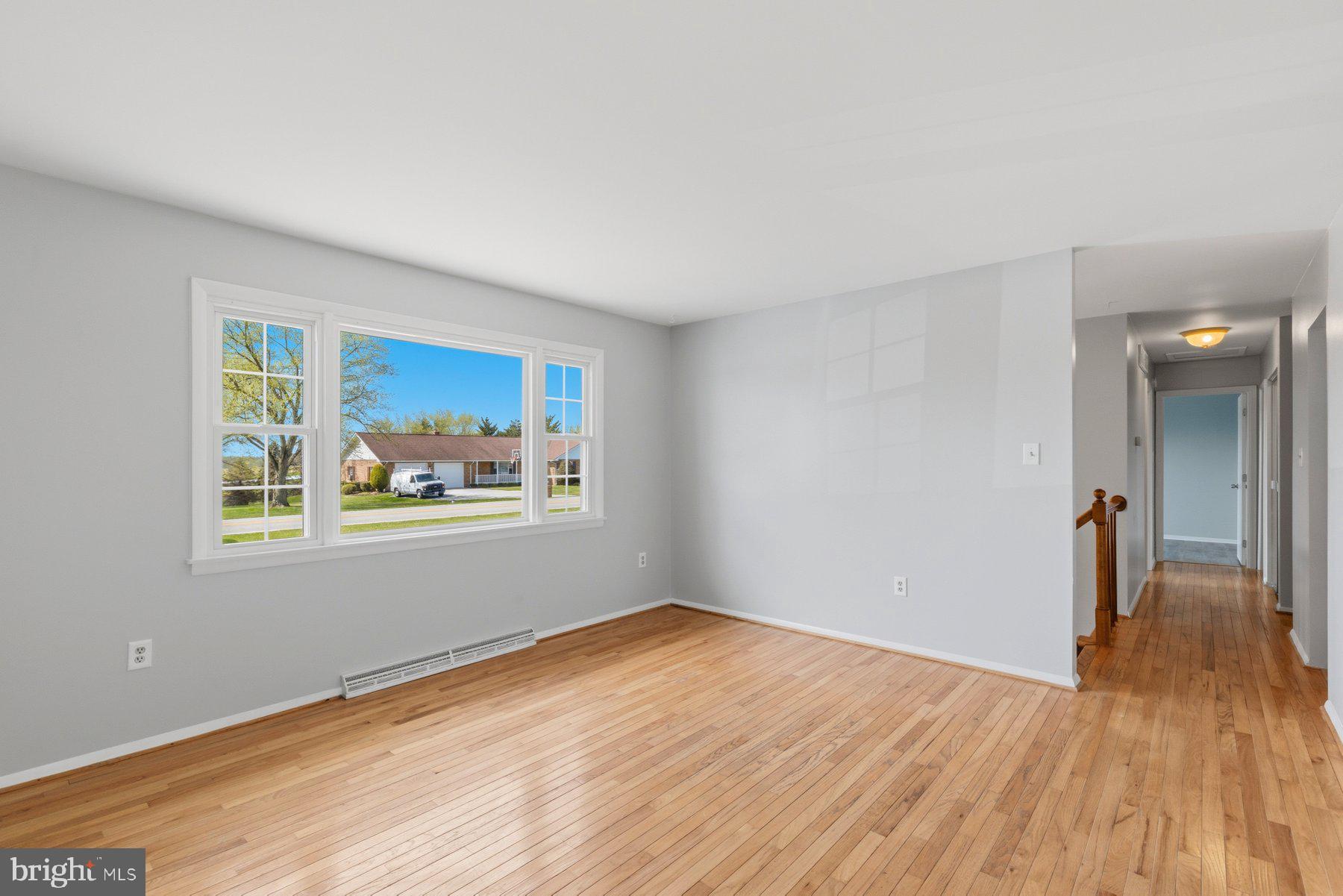 2406 Neudecker Road Westminster, MD 21157 - Photo 3 of 30