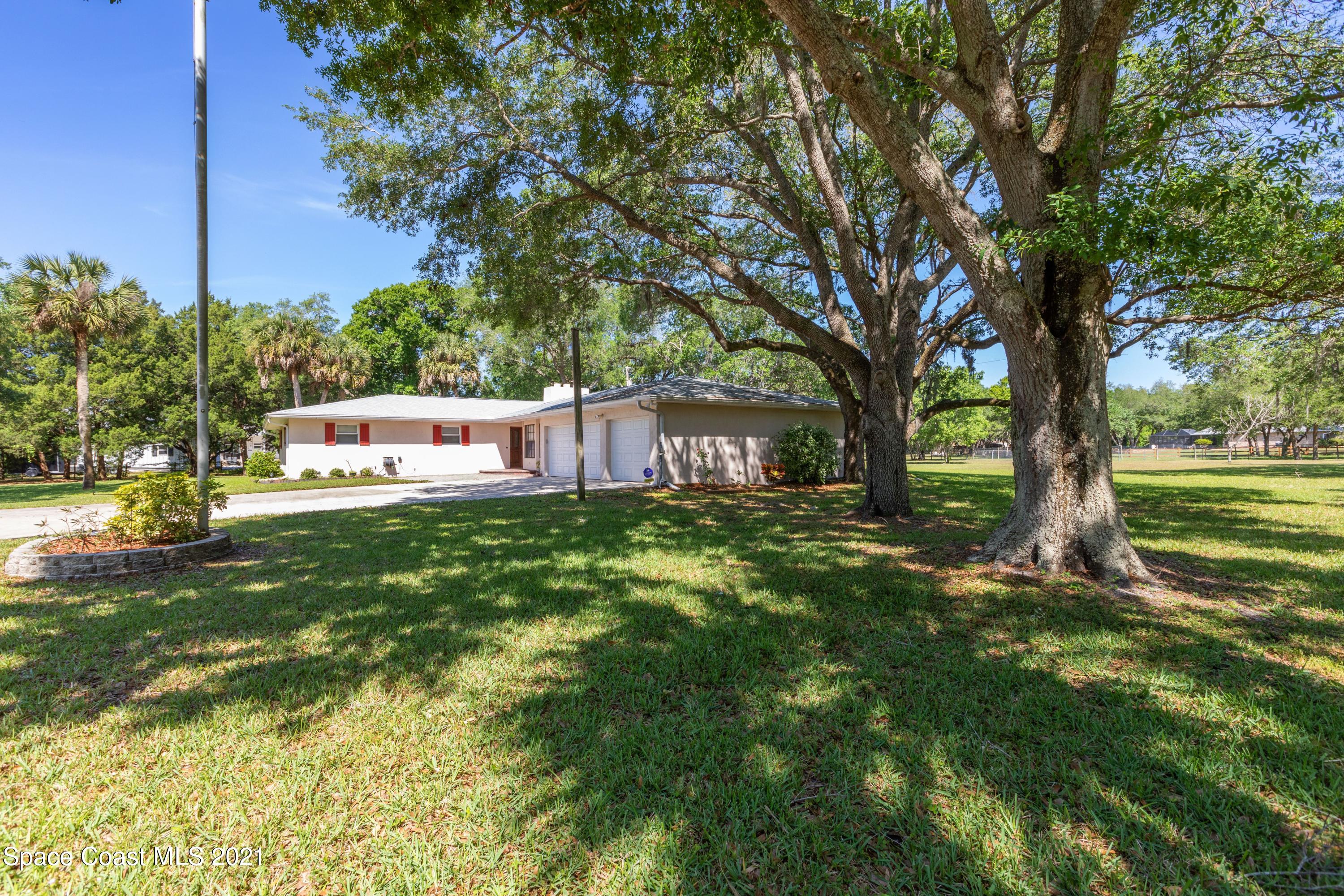 1900 Palomino Road Melbourne, FL 32934 - Photo 2 of 56 dCcq9z-k