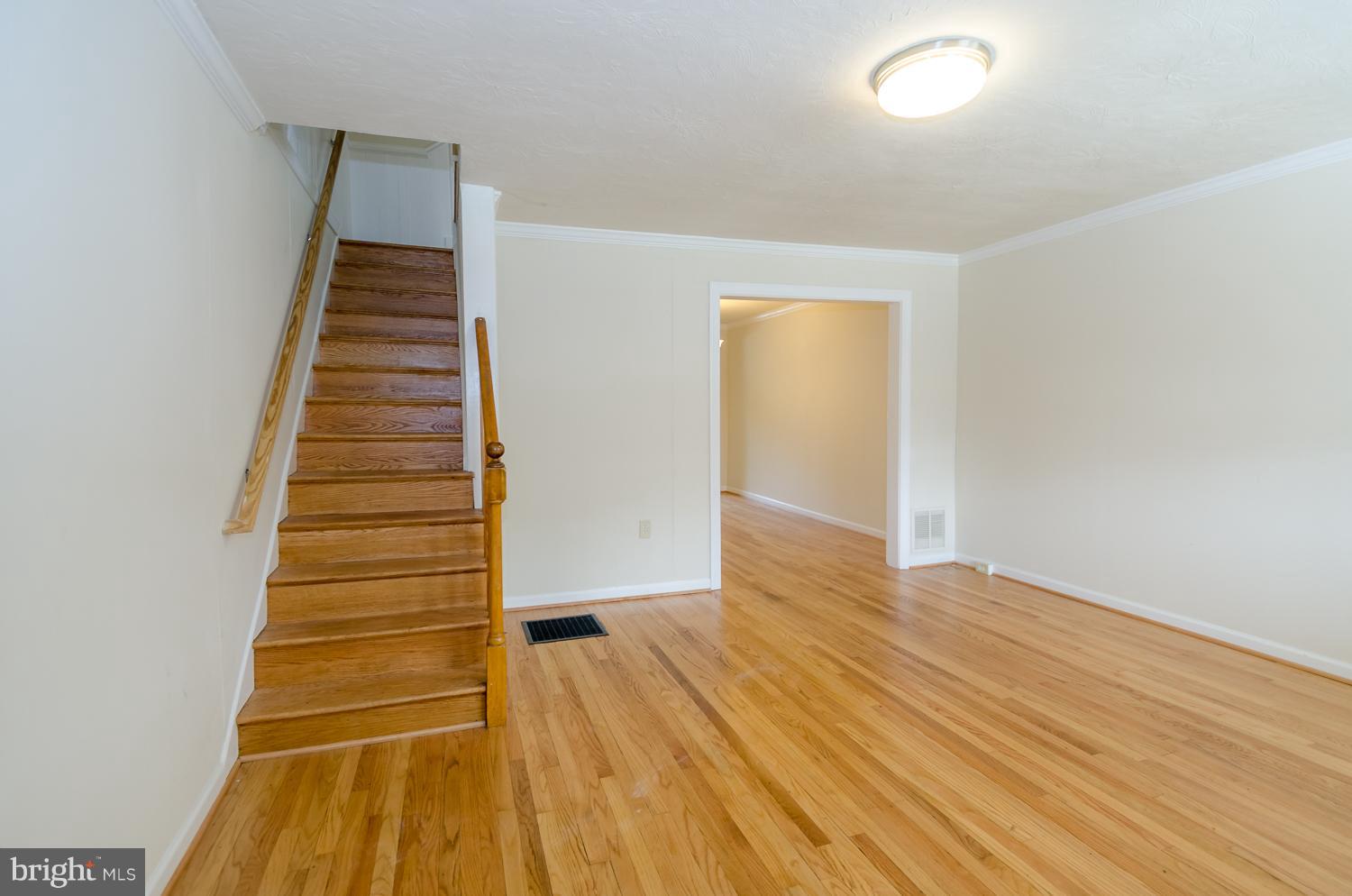 324 Old Riverside Road Baltimore, MD 21225 - Photo 4 of 17 Interior (General)