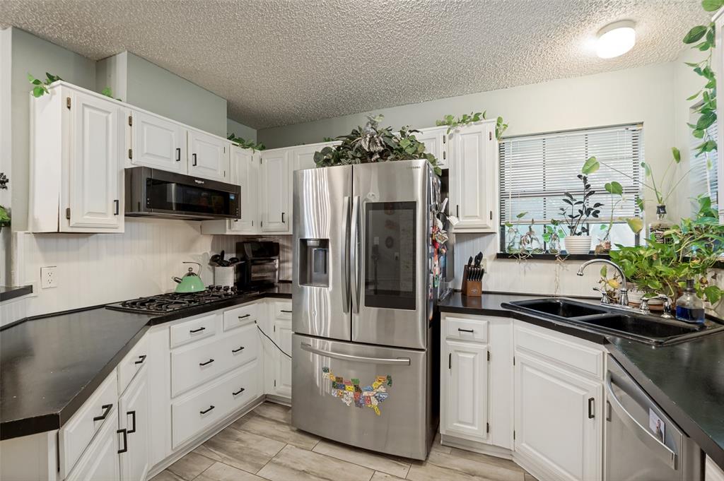1006 Ridgeview Carrollton, TX 75007 - Photo 12 of 27 Gallery Image 12