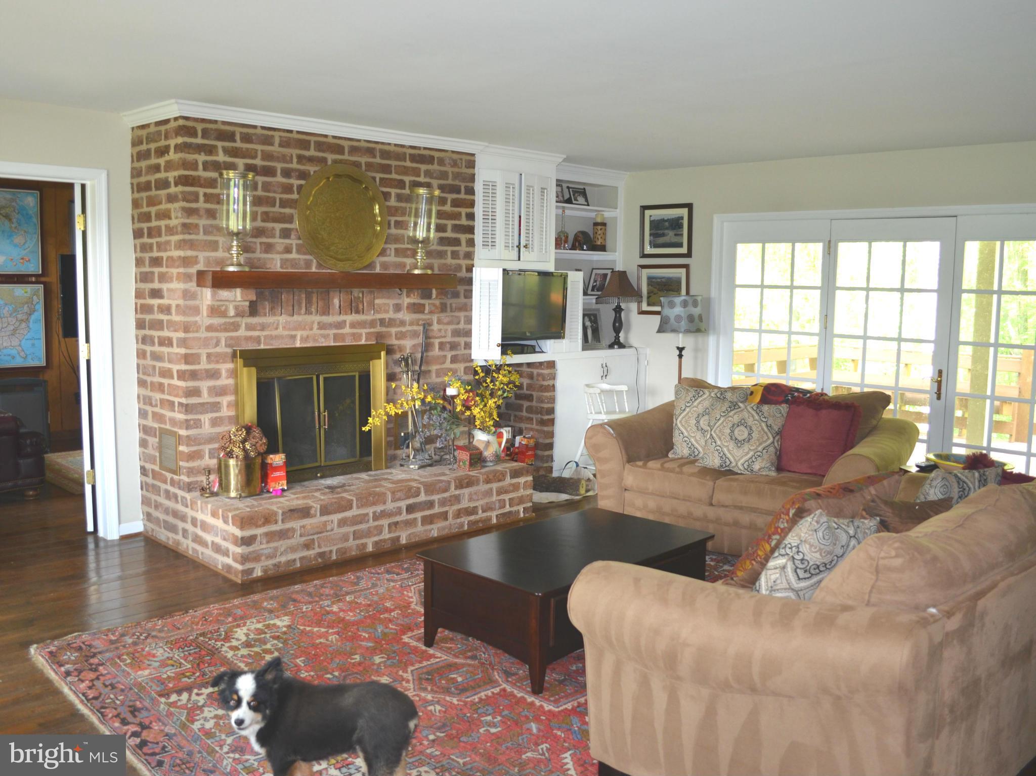 7630 Enon Church Road The Plains, VA 20198 - Photo 12 of 30 Living Room