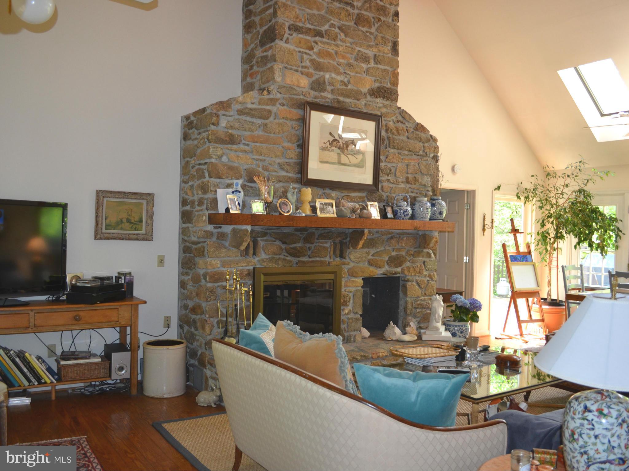 7630 Enon Church Road The Plains, VA 20198 - Photo 20 of 30 Guest House Family Room