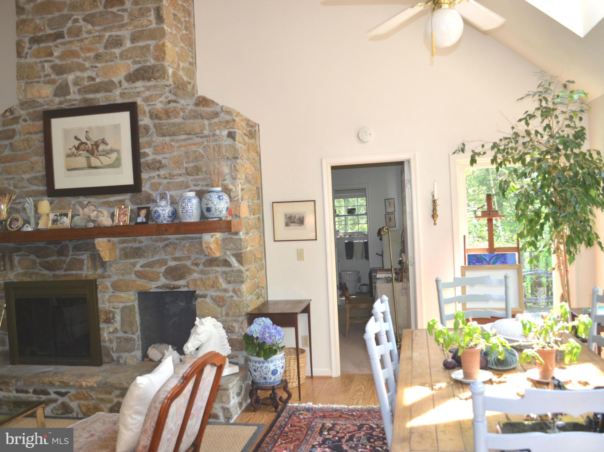 7630 Enon Church Road The Plains, VA 20198 - Photo 21 of 30 Guest house interior