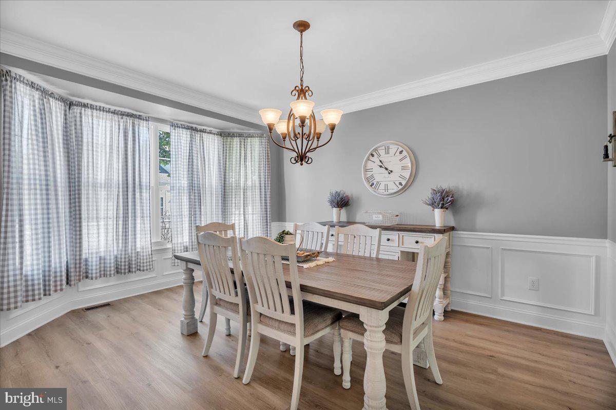 74 Candlewood Road Williamstown, NJ 08094 - Photo 6 of 45 Bright and inviting dining space.
