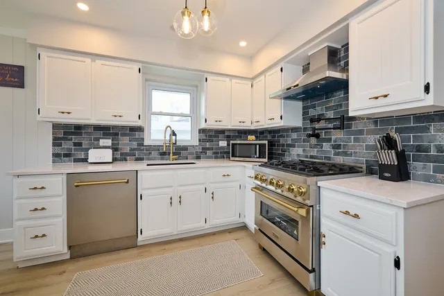 $865,900 | 4555 Cleveland Street, Skokie, IL 60076