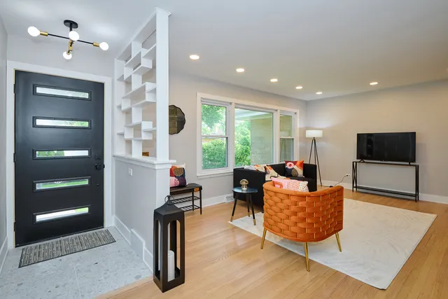 $865,900 | 4555 Cleveland Street, Skokie, IL 60076