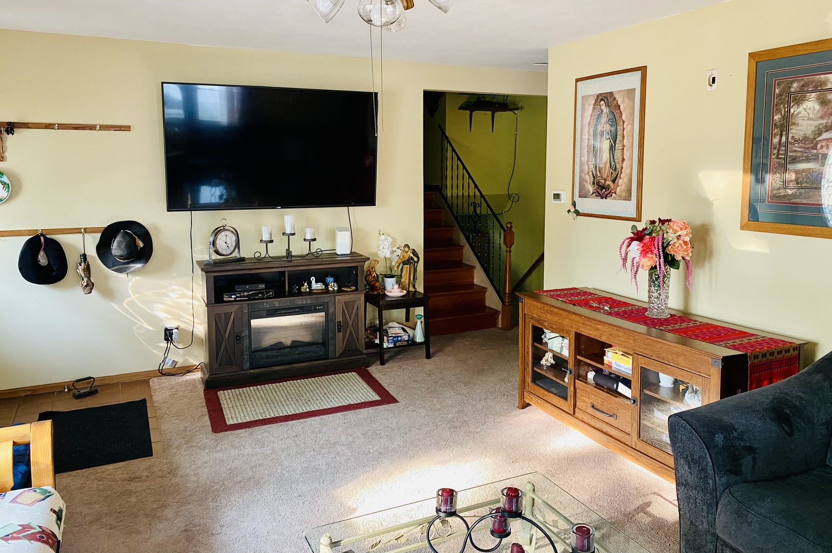 925 North Main Street Rochelle, IL 61068 - Photo 4 of 22 a living room with furniture and a flat screen tv