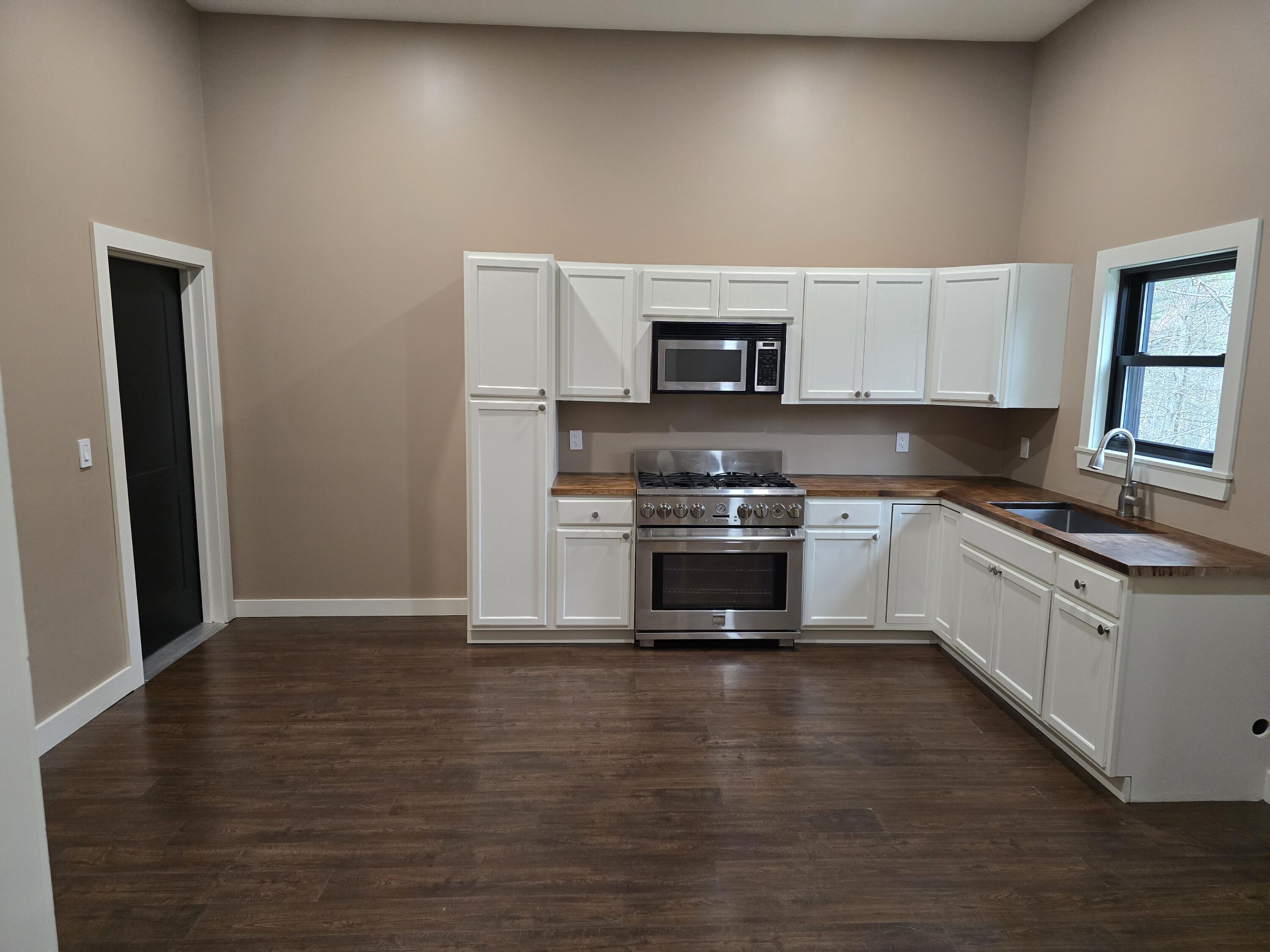 10 Lewis Road Kittery, ME 03904 - Photo 9 of 66 20260422_104530