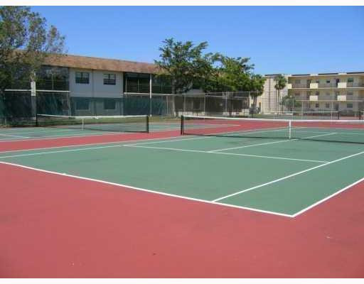 116 Fox Road, Unit 249 Hollywood, FL 33024 - Photo 8 of 8 Tennis Court
