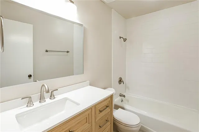 $2,275 | 1639 Southeast Boone Trail, Lee's Summit, MO 64063