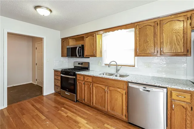 $2,275 | 1639 Southeast Boone Trail, Lee's Summit, MO 64063