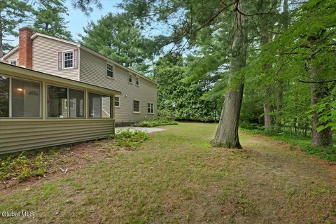 $450,000 | 9 Chestnut Lane, Clifton Park, NY 12065