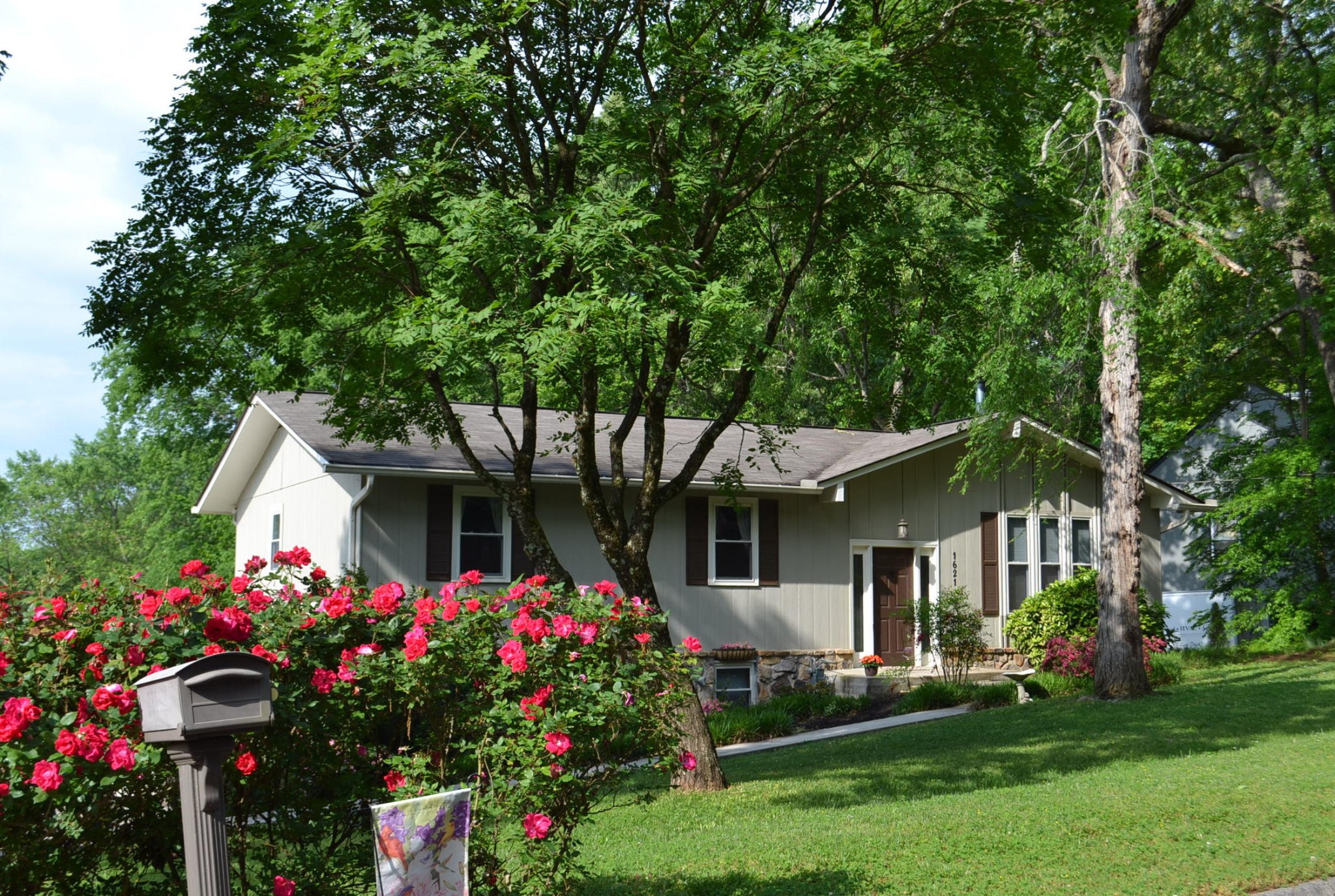 1621 Colonade Road Knoxville, TN 37922 - Photo 1 of 32 Gallery Image 1