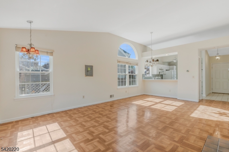 412 Cardinal Lane Bedminster, NJ 07921 - Photo 13 of 33