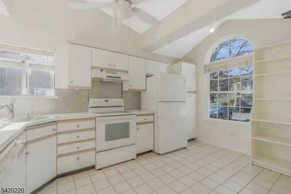 $485,000 | 412 Cardinal Lane, Bedminster, NJ 07921