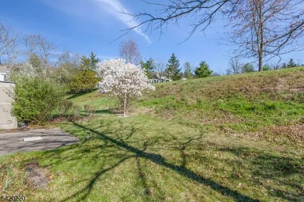 $485,000 | 412 Cardinal Lane, Bedminster, NJ 07921