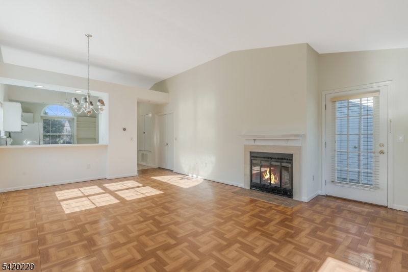 412 Cardinal Lane Bedminster, NJ 07921 - Photo 9 of 33