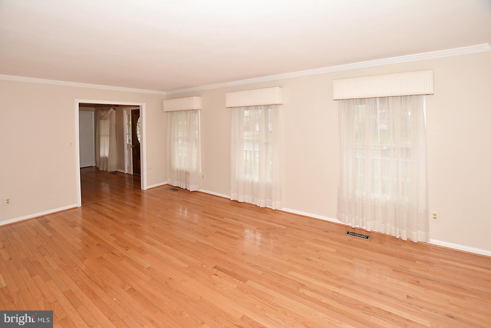 6113 Eagle Landing Road Burke, VA 22015 - Photo 2 of 41 Gracious LR with three good-sized windows/hardwd.