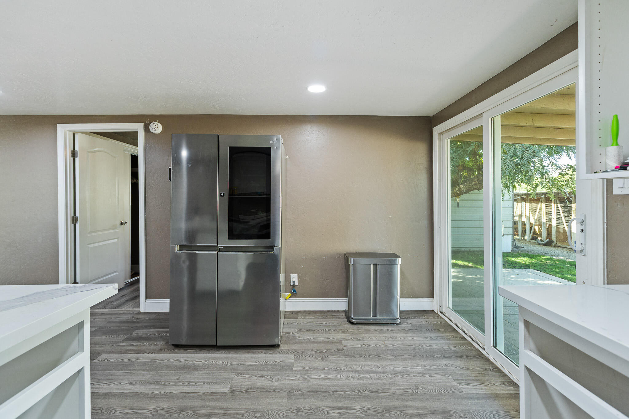 25769 Hypericum Road Visalia, CA 93292 - Photo 23 of 83 24 Kitchen