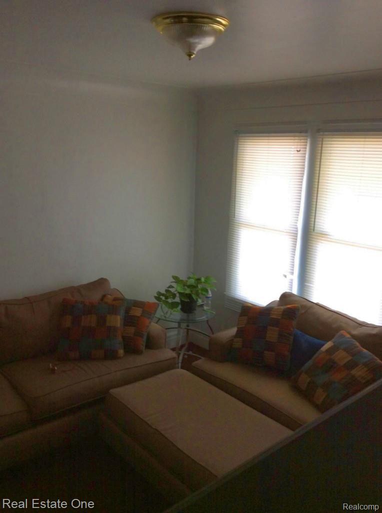 58 Visger Road Ecorse, MI 48229 - Photo 12 of 17 Front Rm2.jpg