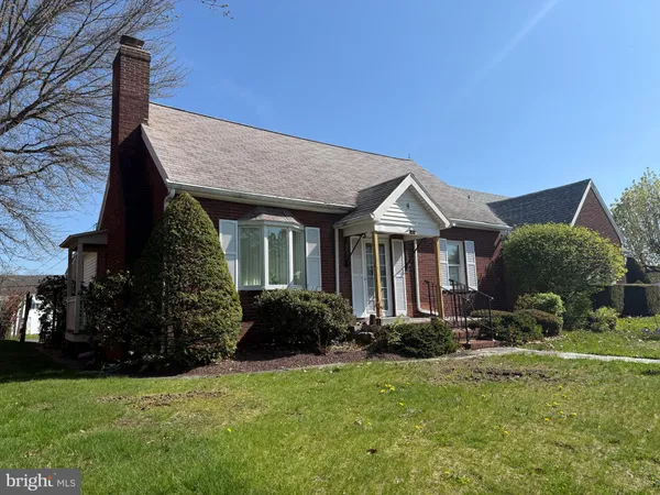 $250,000 | 8 Meadow Avenue, Tamaqua, PA 18252