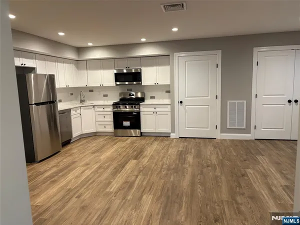 $2,500 | 100 Charlton Avenue, Lodi, NJ 07644