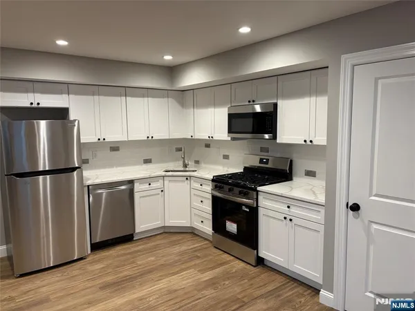 $2,500 | 100 Charlton Avenue, Lodi, NJ 07644
