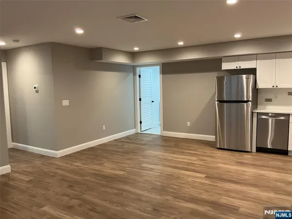 $2,500 | 100 Charlton Avenue, Lodi, NJ 07644