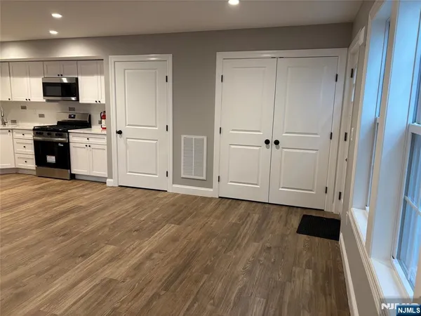 $2,500 | 100 Charlton Avenue, Lodi, NJ 07644