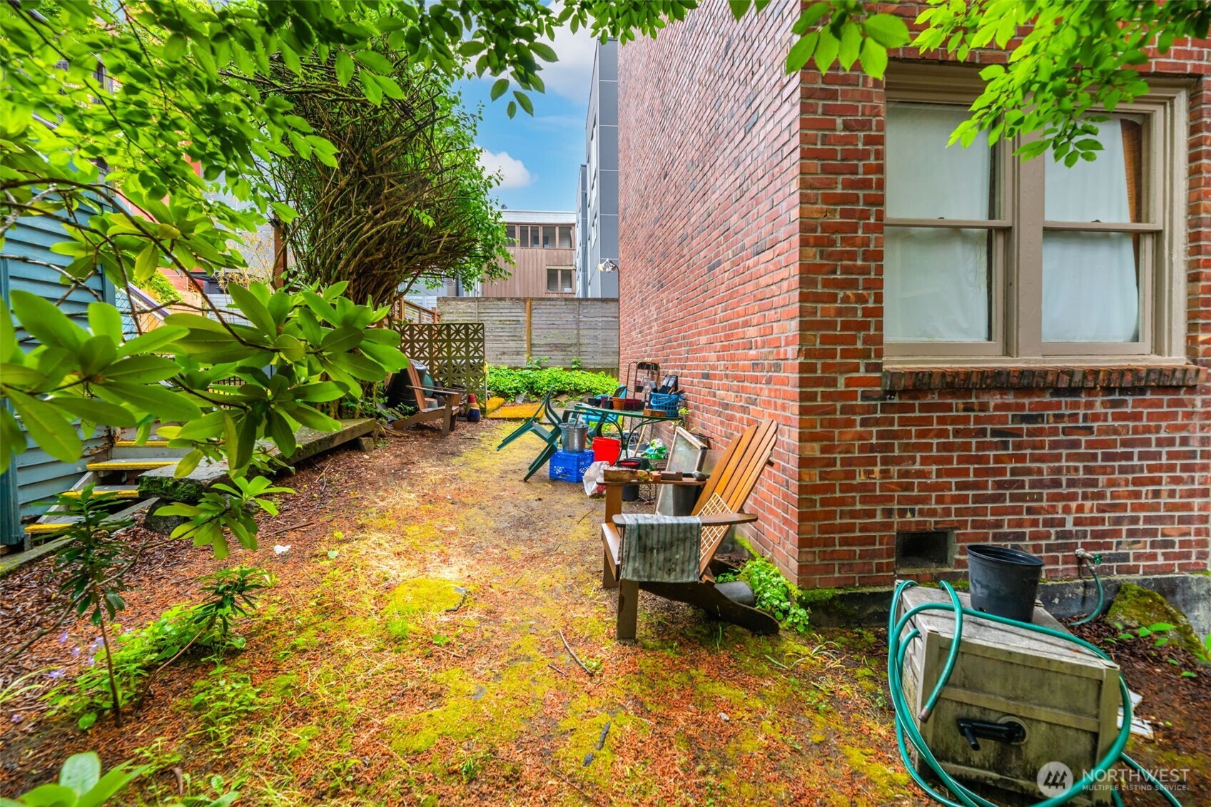 1427 3rd Avenue West, Unit 8 Seattle, WA 98119 - Photo 30 of 35