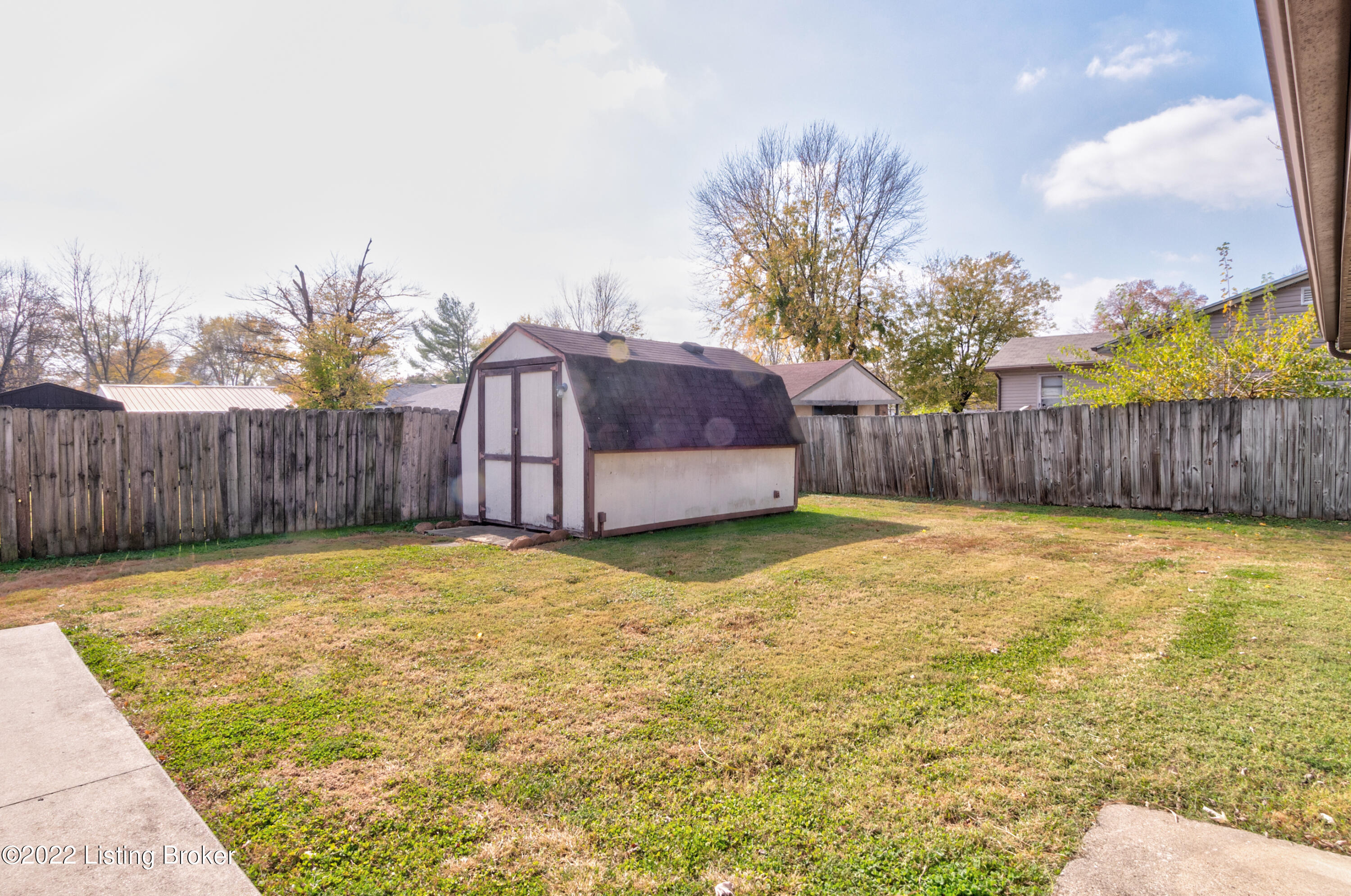 9210 New Maple Road Louisville, KY 40229 - Photo 29 of 35 9210NewMapleRd-29