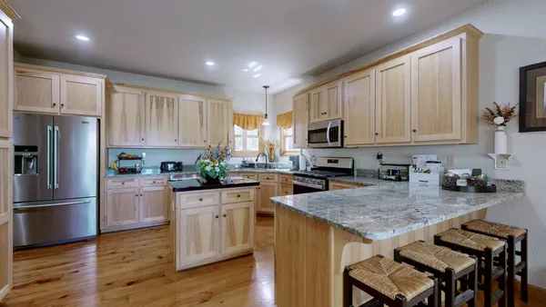 $725,000 | 554 Waterfowl Way, Cadiz, KY 42211